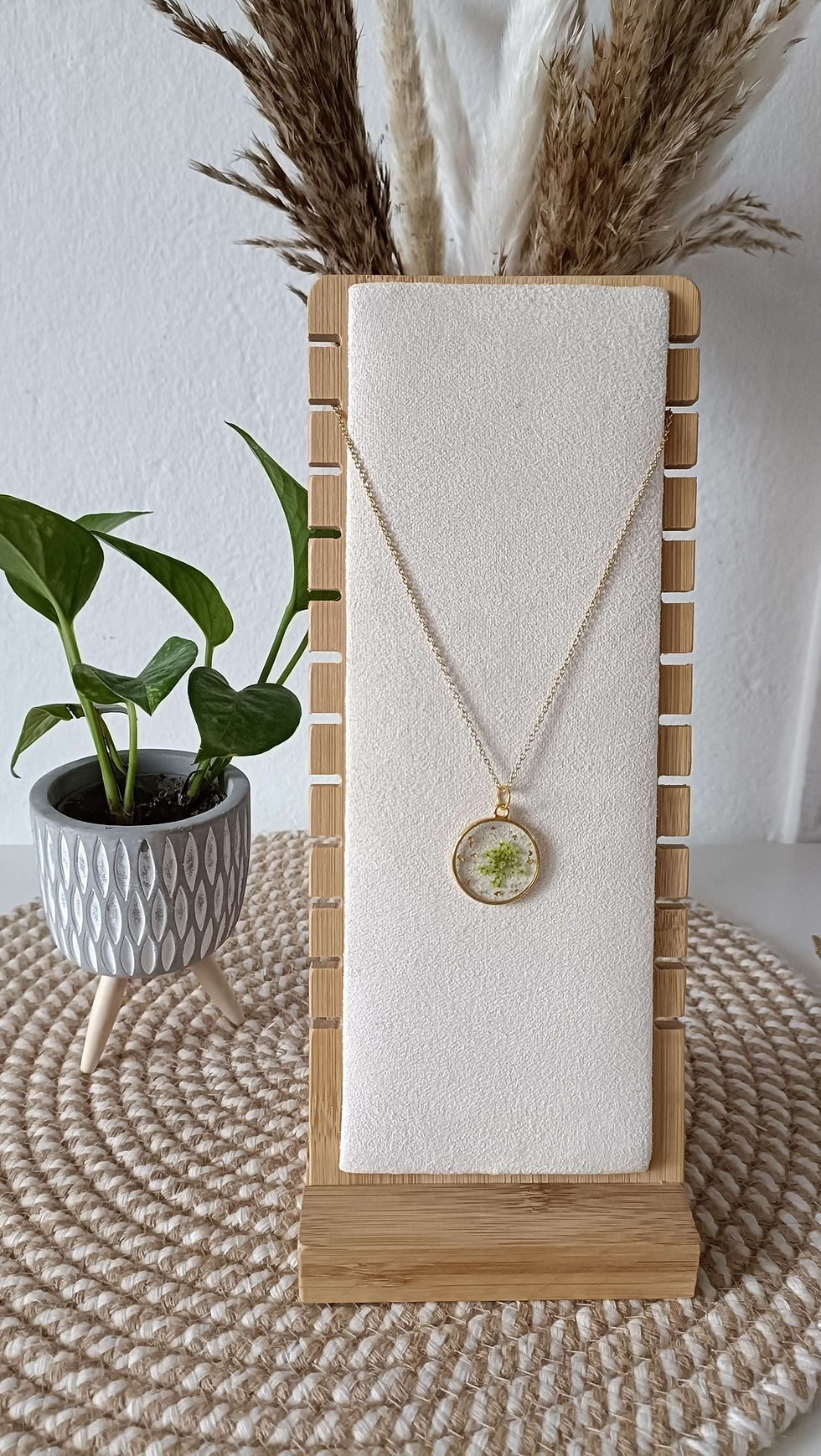 Miniature : Collier en résine, formes géométriques 