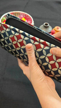 Thumbnail: Silk clutch (Pack of 5)