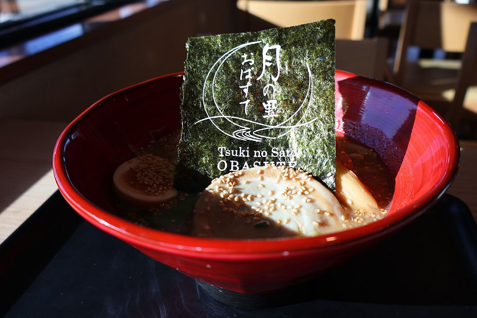 下山後のランチは姨捨SA(上り)のフードコートへ。たかむら味噌ラーメンを食べました。海苔に「月の里おばすて」と書いてあります。甘味噌でおいしかった~。