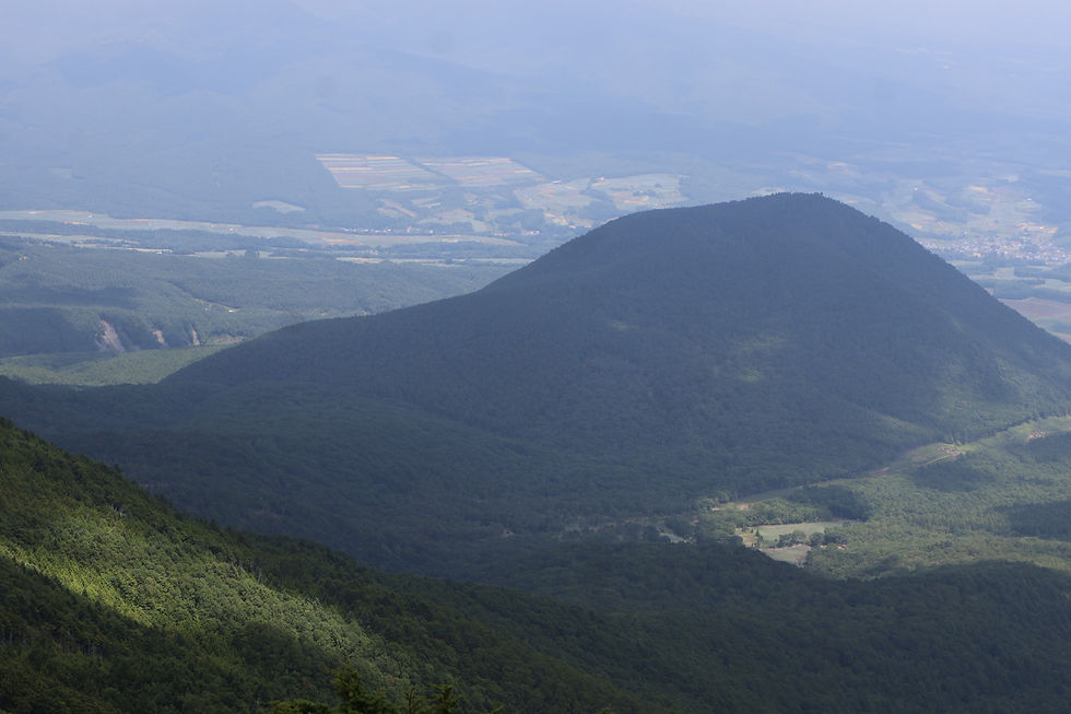 右手には村上山