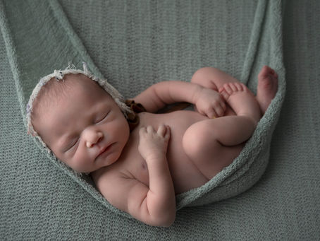 What to expect at your newborn photo session
