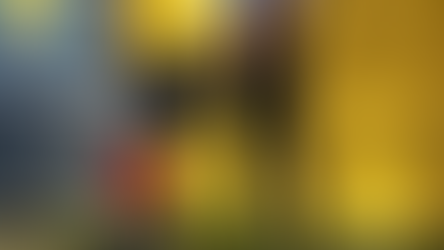 Homem operando o compactador de solo