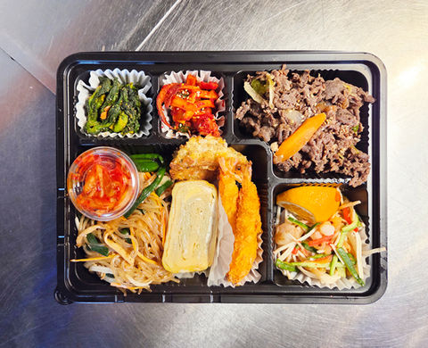 Ham Ji Bak Korean BBQ in Carrollton, TX 75007 - Korean barbecue, Korean BBQ, Korean restaurant in Carrollton, Bulgogi, Pork Belly, Galbi, Banchan, kimchi, bibimbap, soju, Korean Food, K-food, Korean restaurants near me, Korean food near me, BBQ near me, Place to eat, BBQ place, restaurants, restaurants nearby, local restaurants