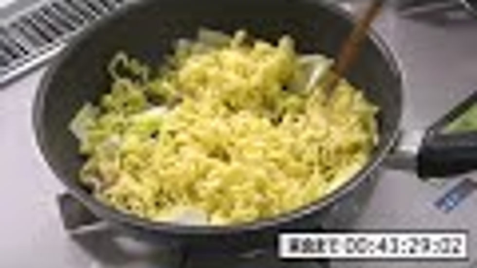 Mochizuki-san: frittiertes Hähnchen im offiziellen Enthüllungsvideo von TOHO animation