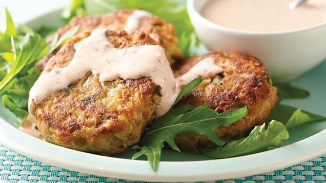 Tuna and potato cakes with chipotle sauce