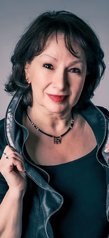 gutLola Demur -7c_edited.jpg