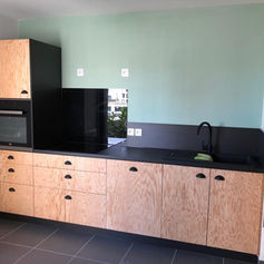 Agencement Atelier Griffon bois Chêne Noyer massif artisanat d'art français ébénisterie Loire 42 craft cabinetmaker woodworking mobilier meuble exigent durable tradition quali exception design studio création france auvergne rhône alpes
sur-mesure