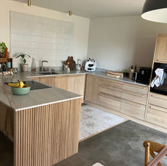 Cuisine chêne massif poignées bâton Atelier Griffon
