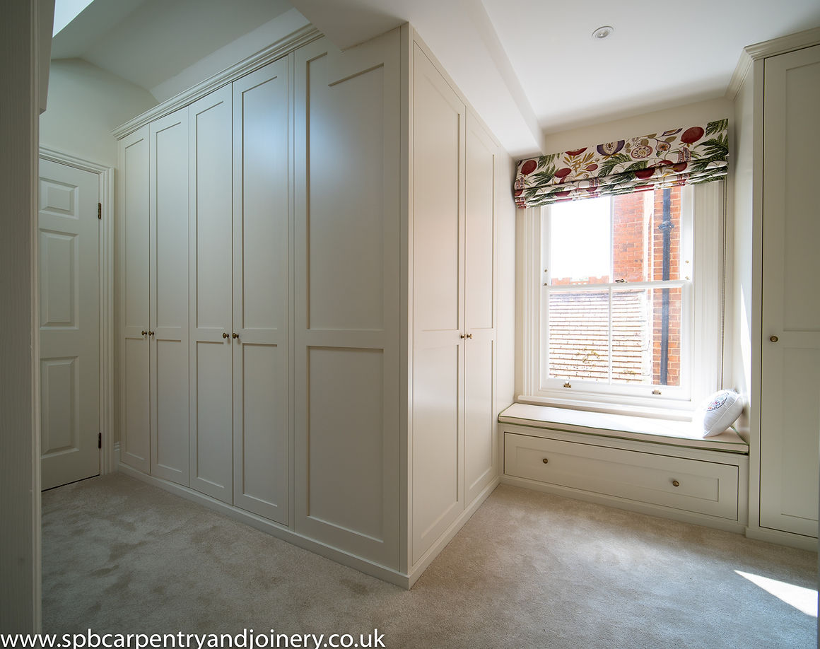 Bespoke fitted walk in wardrobe in Oxford