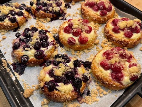 Traditional Czech Style Buns - Kolaches (Koláče)