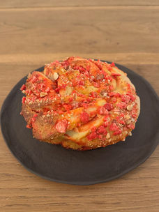 Brioche tressée à la praline rose