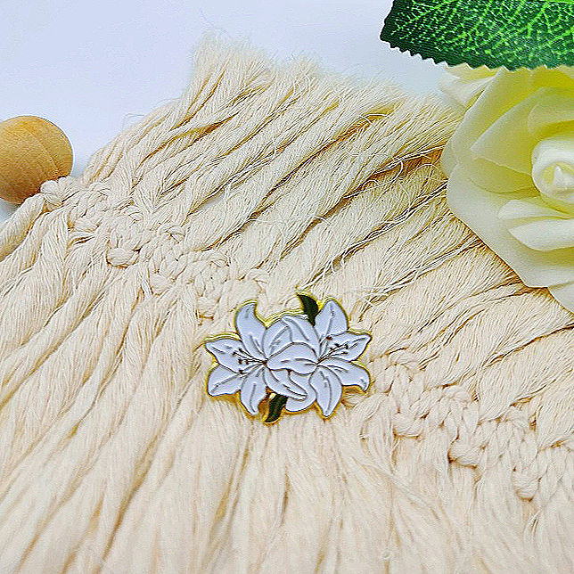 Miniature : Pin's émaillé "Fleur" - 5 variantes disponibles