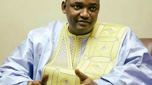 Transport routier :
Adama Barrow primé pour son leadership dans la réalisation du pont de Farafenni