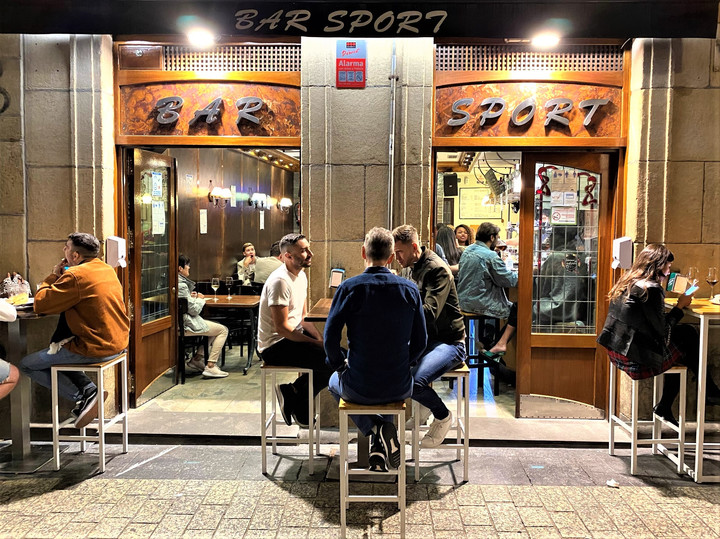 DONOSTIA-SAN SEBASTIÁN - PARTE VIEJA - BAR SPORT