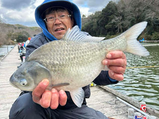 流石！山下名人　1920g 45.0cm釣り上げ！