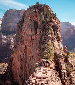 Angels-Landing-Hike-to-Summit-Zion-Natio