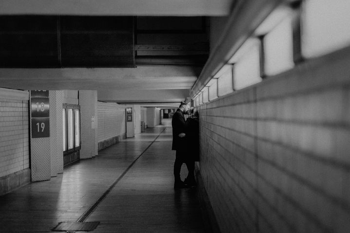 Verliebtes Paar bei einem Coupleshooting in der Leipziger Innenstadt