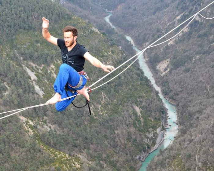 Slackline au-dessus des gorges du Verdon