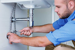 Maintenance-Tech.jpeg