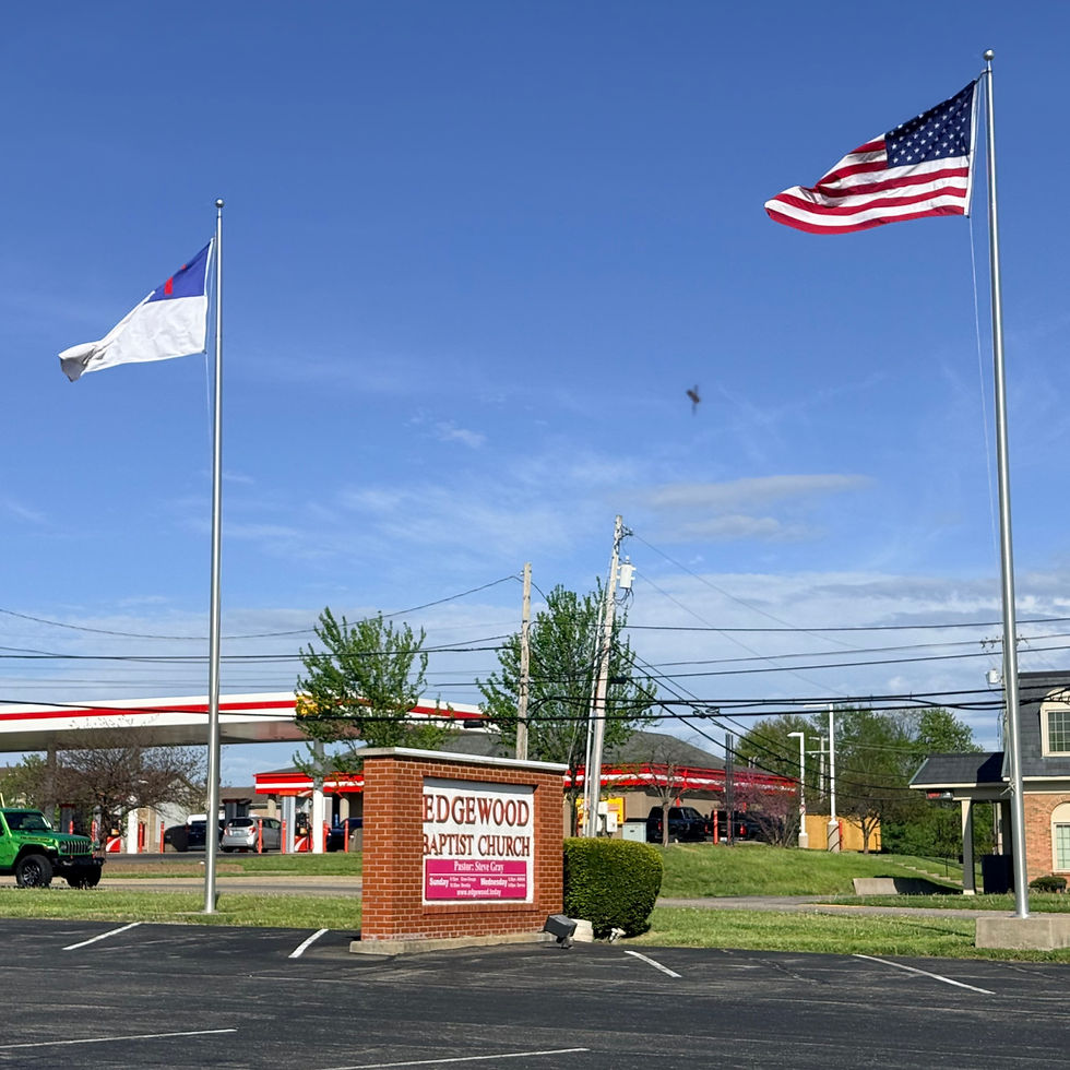 Edgewood is situated conveniently on Nicholasville's Main Street.