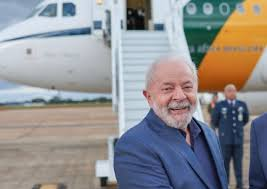 Avião de Lula enfrenta problemas no motor e retorna à Cidade do México