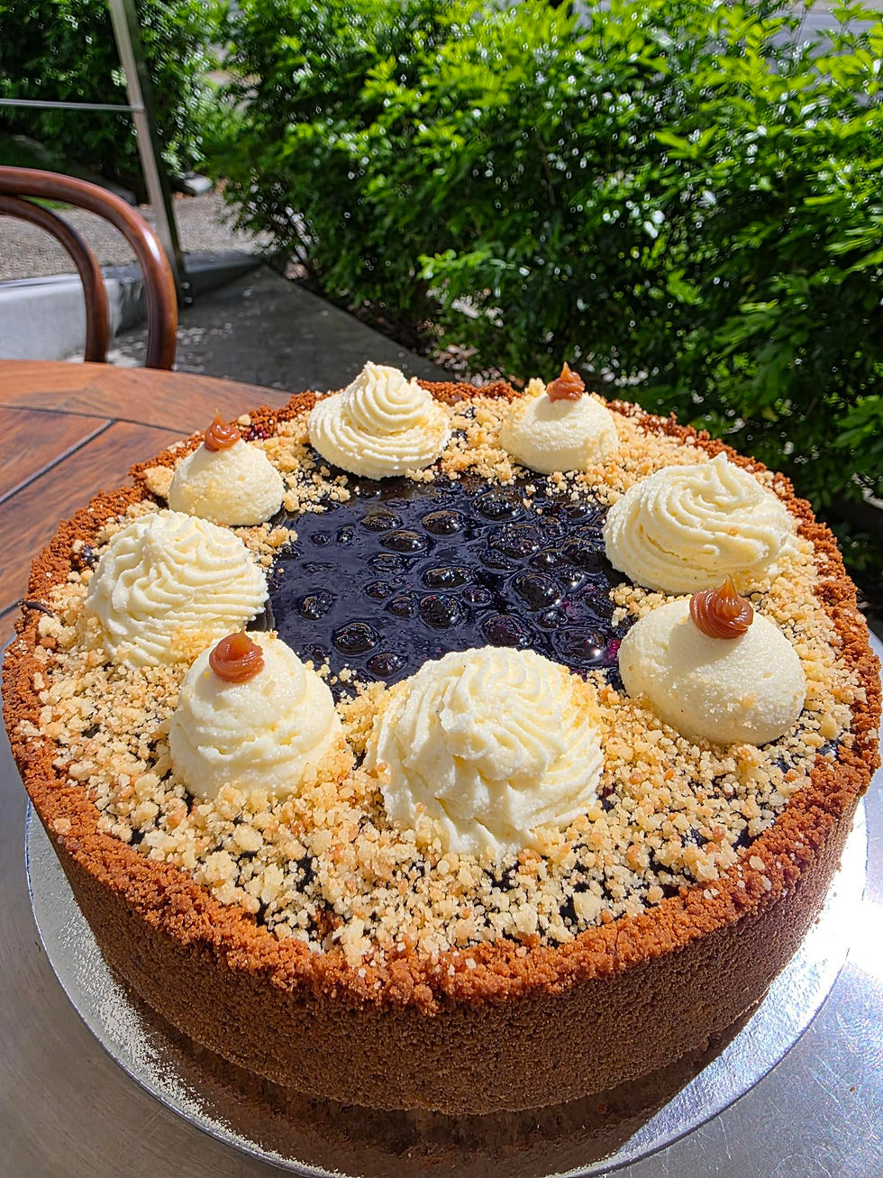 BLUEBERRY WHITE CHOCOLATE CRUMBLE NEW YORK-STYLE CHEESECAKE