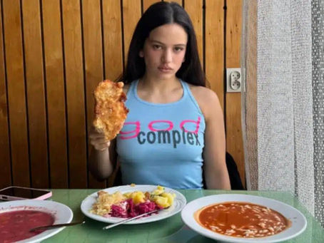 Rosalía w Warszawie – hiszpańska gwiazda, polskie kadry i symboliczna kostka cukru