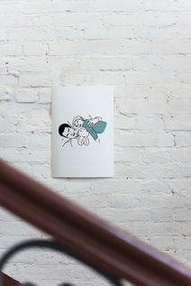 Illustration posées contre un mur blanc. Illustrations minimalistes