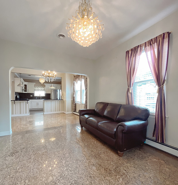 86 Sand Ln Staten Island, NY 10305