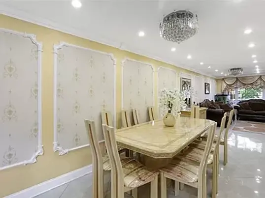150-18 78th Rd, Flushing, NY 11367