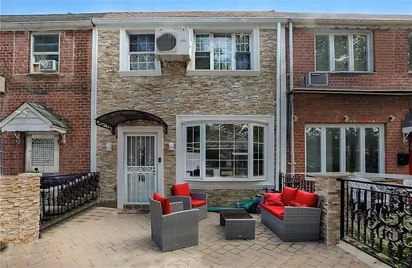 150-18 78th Rd, Flushing, NY 11367