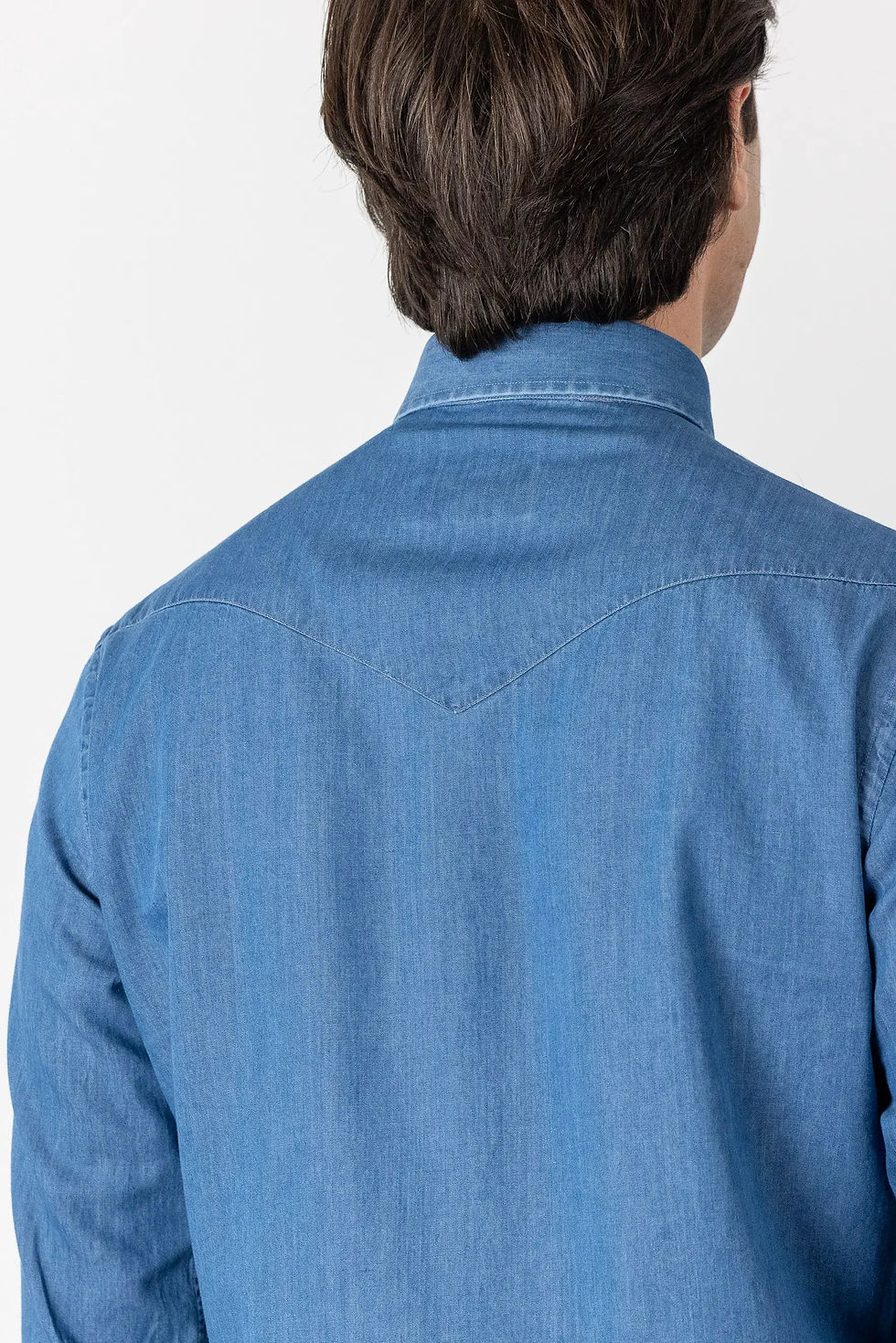 Miniatura: Camicia di jeans classica adatta per tutte e quattro le stagioni