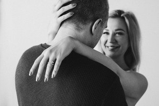Elegant black-and-white portrait of a couple photographed by Portrait Madame Studio, a premium Valentine’s Day experience gift in New York City