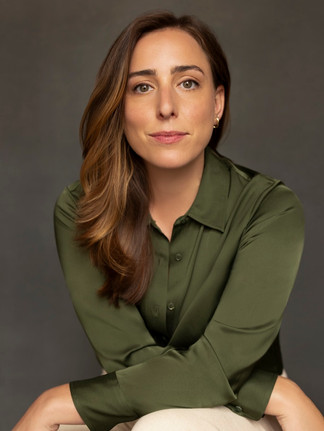 Executive LinkedIn headshot in color created by Alice Prenat at a top executive headshots NYC studio