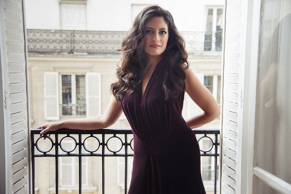 Thumbnail: PORTRAIT MADAME PARISIENNE / NYC (Expérience Photo sur mesure+ 20 tirages d'art)