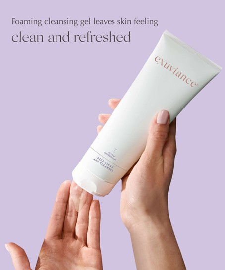 Miniature : Produkt geöffent und auf Hand angewendet Exuviance - Deep Clean AHA Cleanser (212ml)