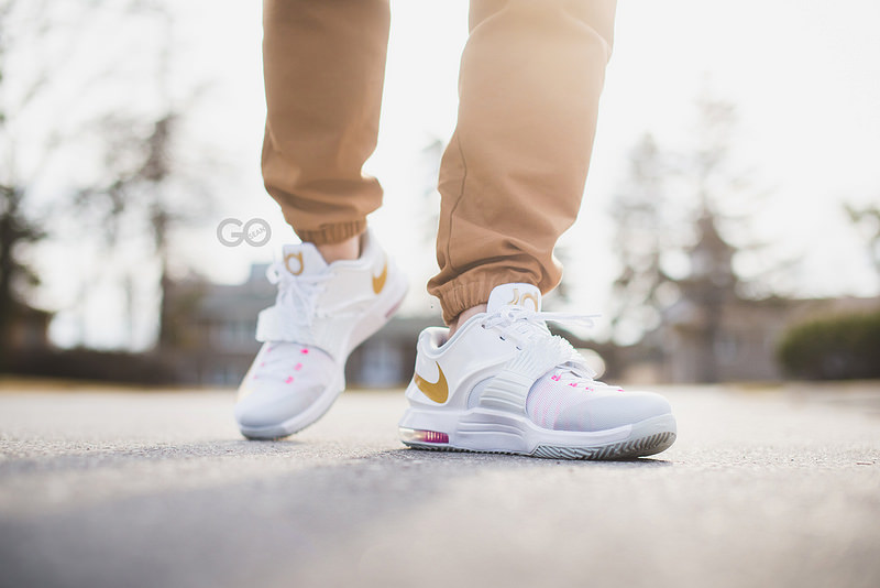 kd 7 aunt pearl on feet