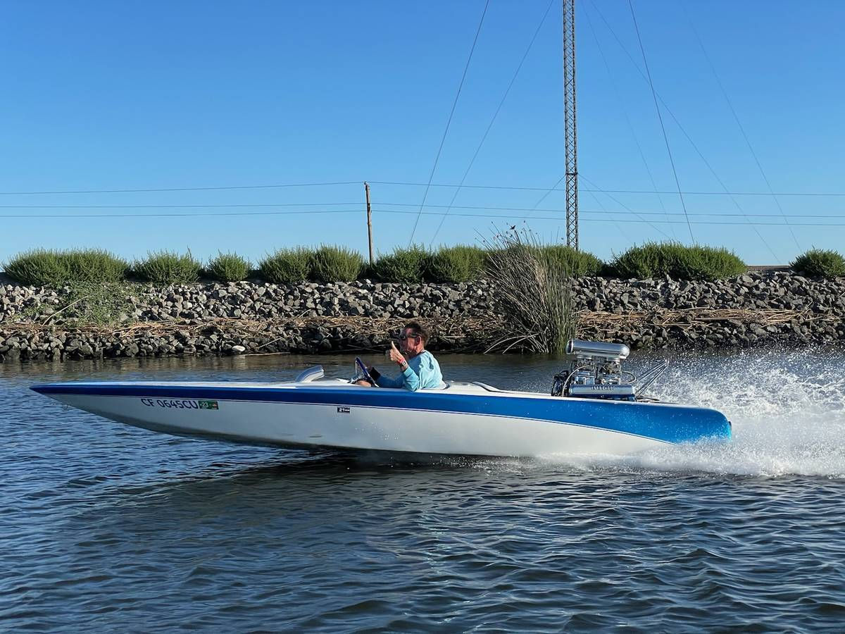 (SOLD) 1965 Kindsvater 19' V-Drive Boat