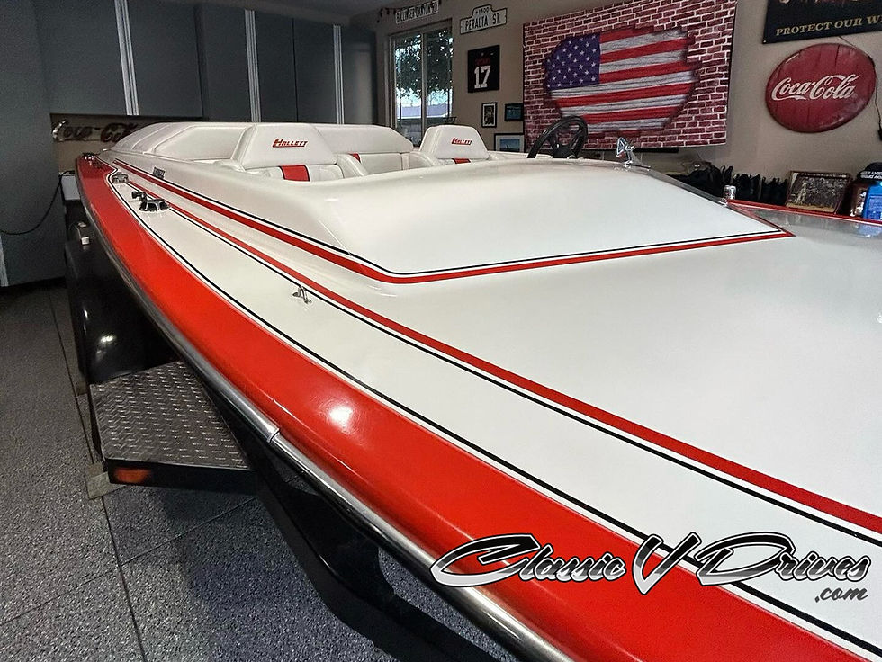 Thumbnail: 1976 Hallett 18’ Mini Day Cruiser Vdrive