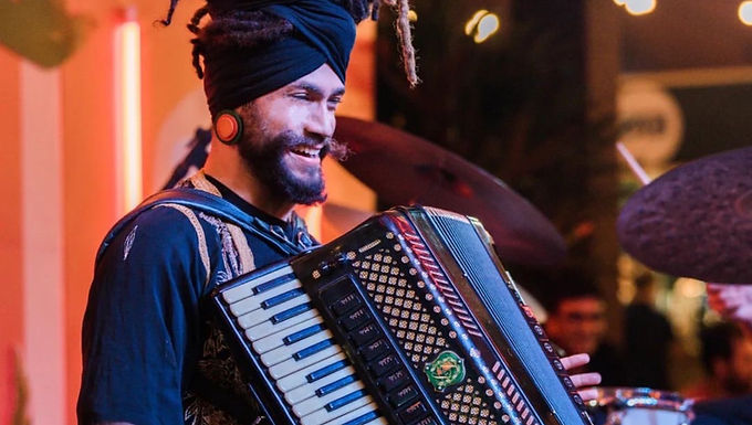 Roda de conversa:
Processos criativos na música popular brasileira da atualidade