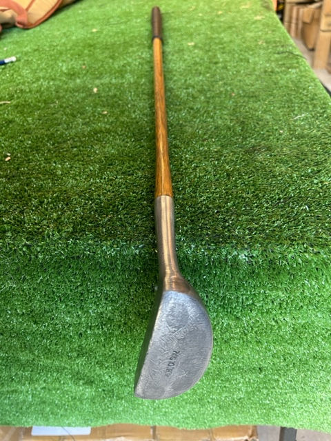 Thumbnail: Otey Crisman 700H Mallet putter
