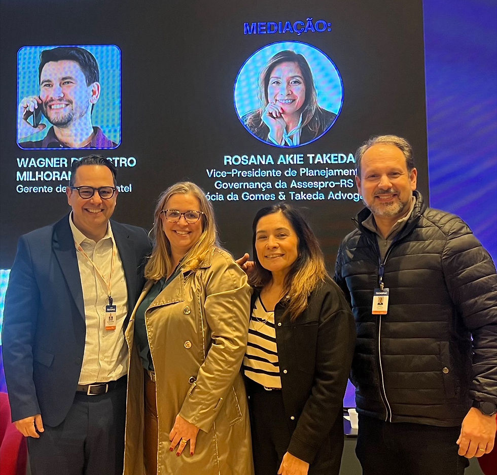 Alexandre Mello (Presidente Assespro-RS), Thaís Garziera (Diretora de RH), Rosana Takeda (VP de Governança) e Fábio Carraro (VP de Relações Internacionais)