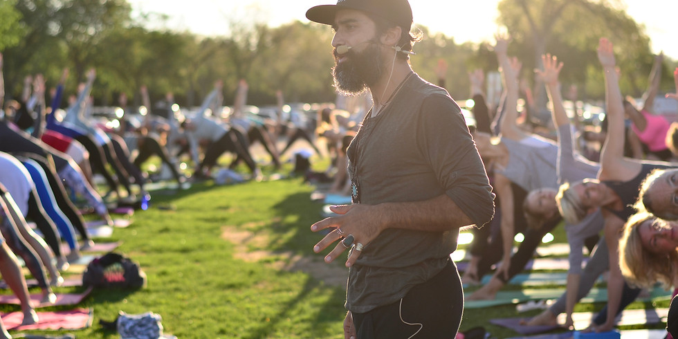 Sunday Sessions with Andrew Misle & live music by Aaron DeSilva