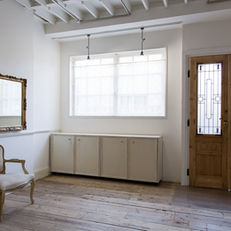 フィッティングルームにも使用出来る北玄関のある部屋。