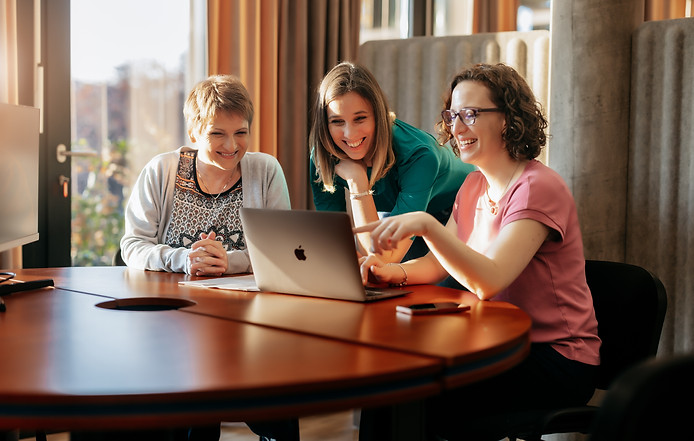 Csévi Flexi Offices coworking iroda közösségi munkahely kiadó munkaállomások Pasarét Buda