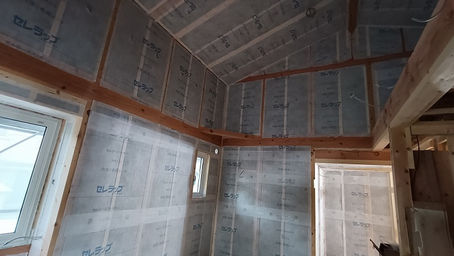 神村町の現場にてセルローズファイバーおよびEPS付加断熱