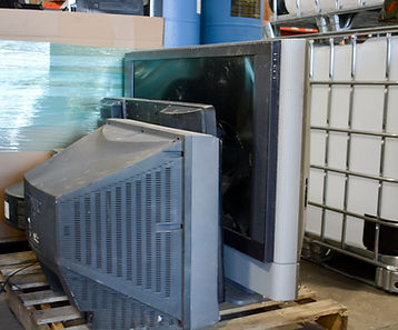 tnr-hauling-tv-monitor-removal-fairfield-ca.jpg