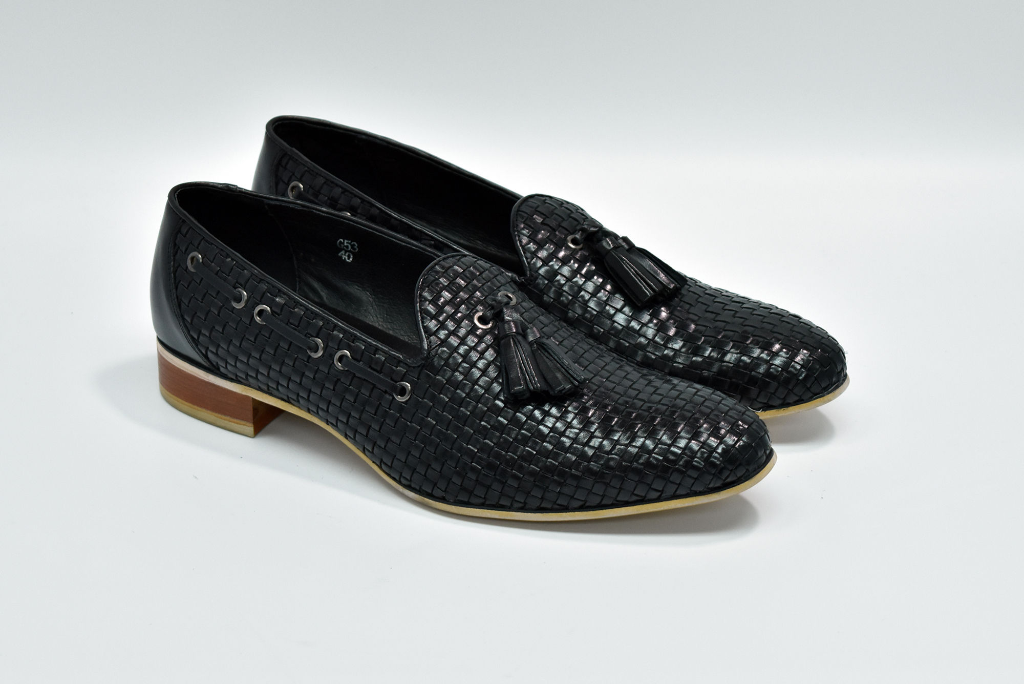 G53 | Ladies Black Woven Calf Leather Tassels Loafers