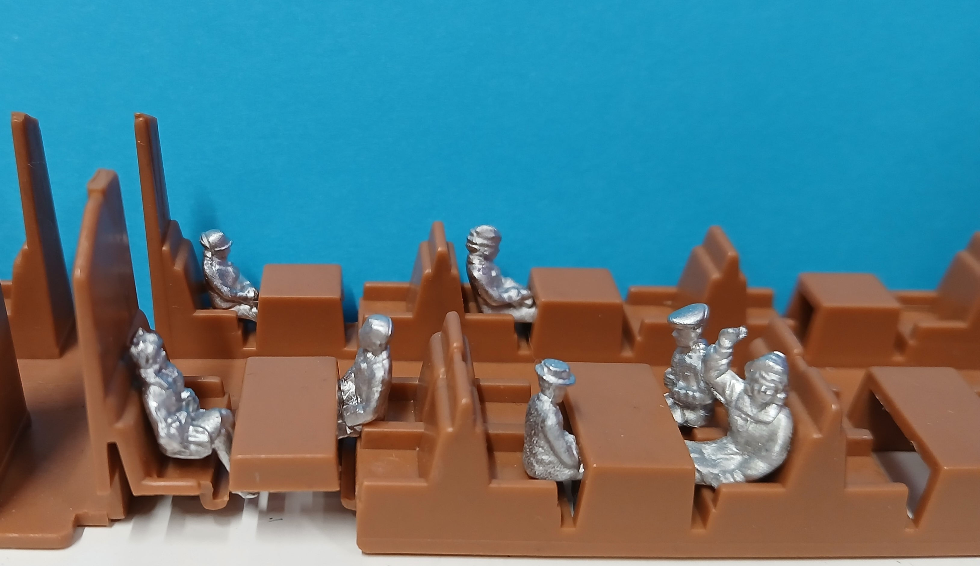 OO 1920's - 1940's  Coach Passengers x 20