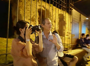 Workshop during the Rome by Night Photo Tour Under the Stars, by Giulio D'Ercole of Rome Photo Fun Tours. Shooting the Colosseum.